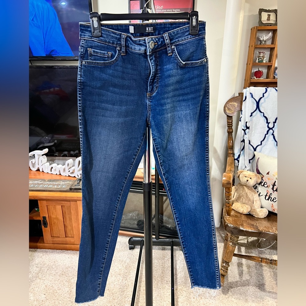 Kut from the Kloth raw hem capris